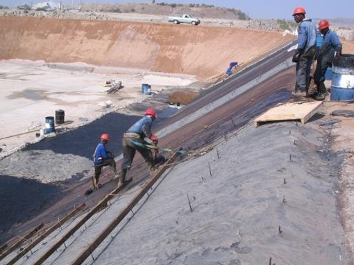 Slope of Hyson dam wall
